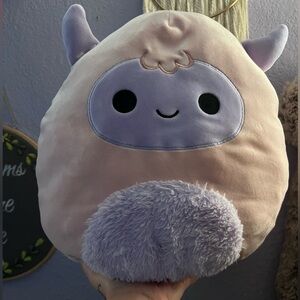 Squishmallow Ronalda Yeti - Missing Tag
